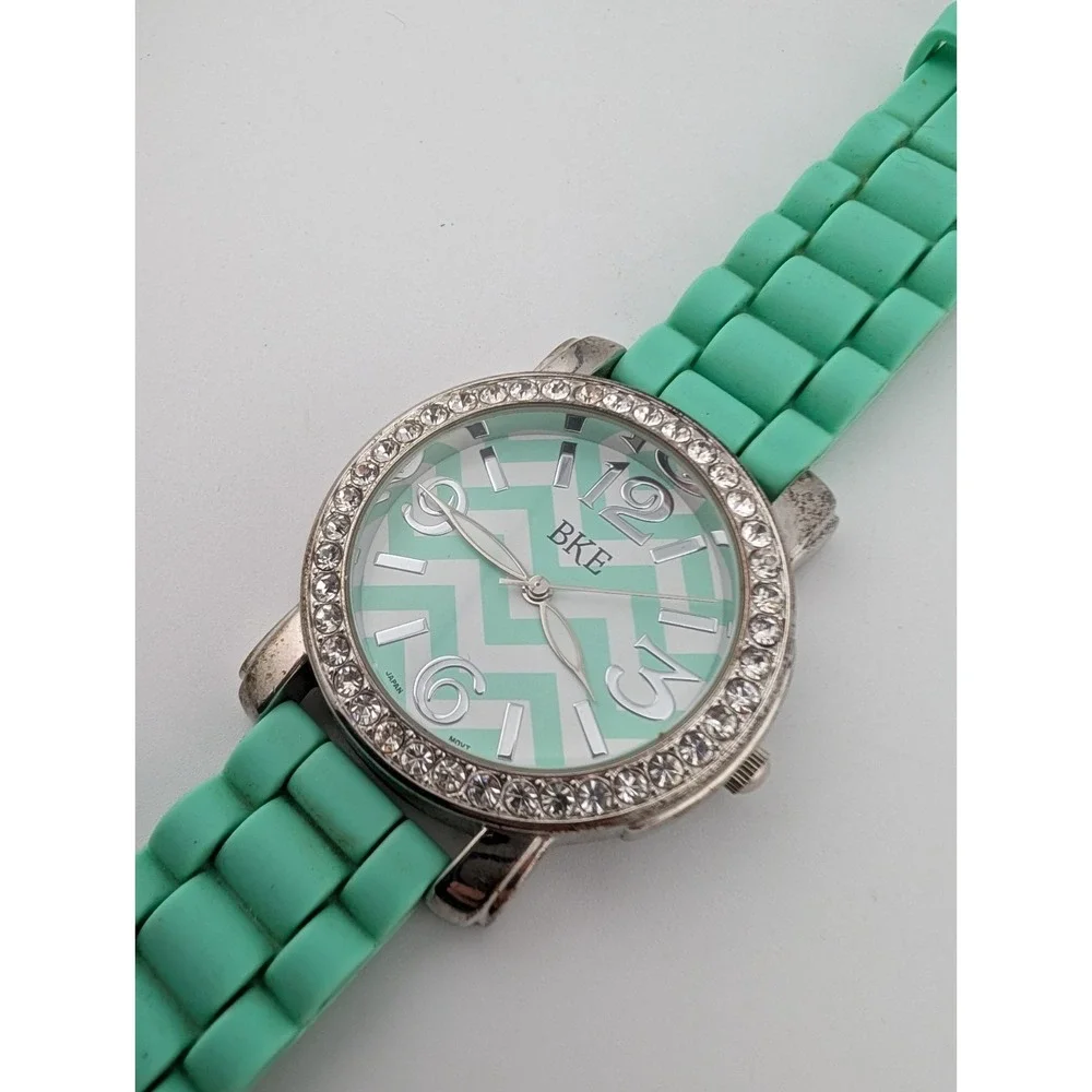 BKE Watch Women‎ 42mm Silver Case Crystal Bezel Silicone Band- New Battery
